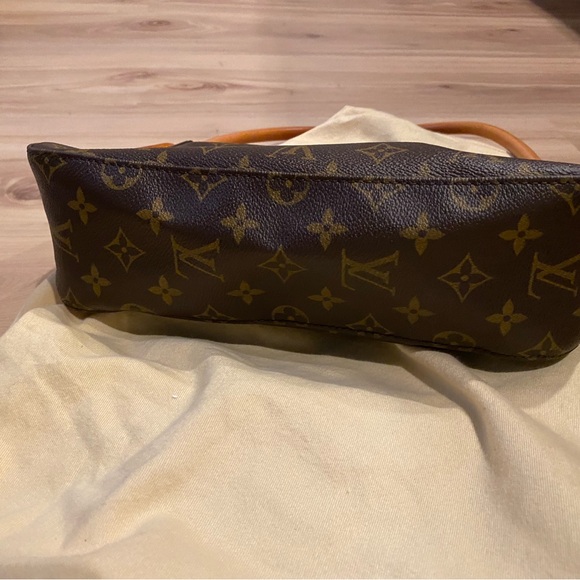 Authentic Louis Vuitton Looping Cloth Handbag - Picture 4 of 8